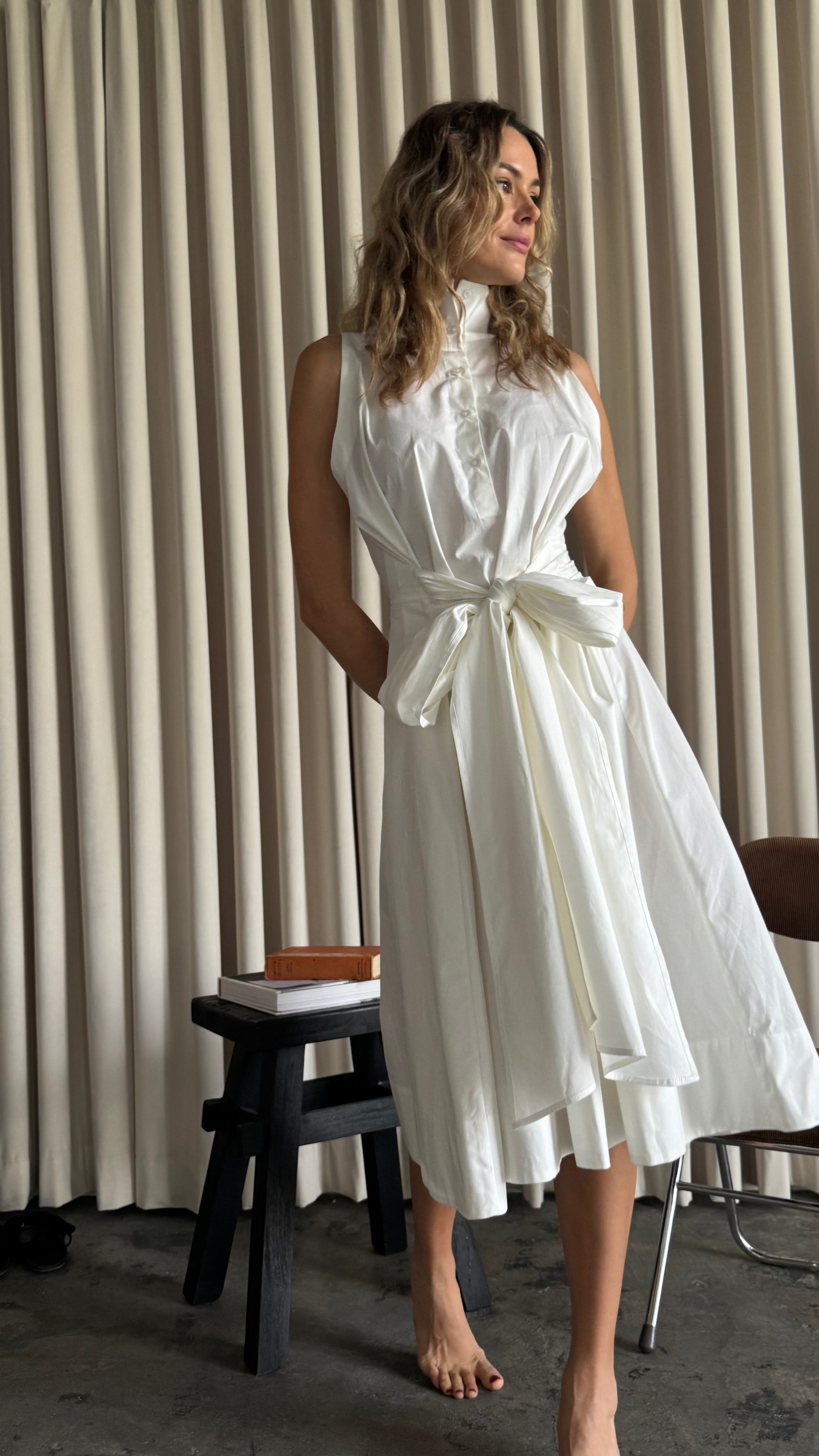 Sleeveless White picnic detailed midi dress