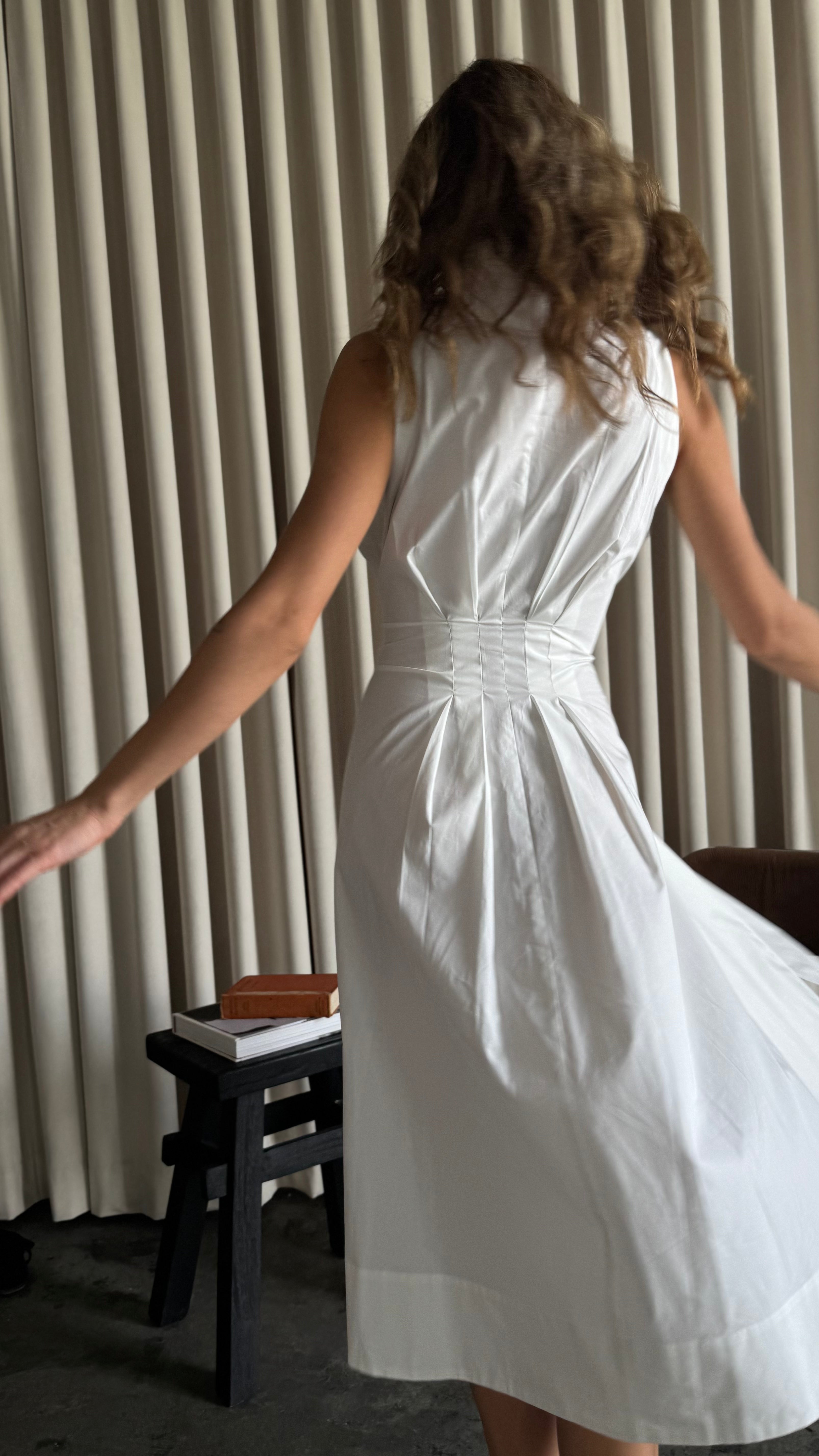 Sleeveless White picnic detailed midi dress