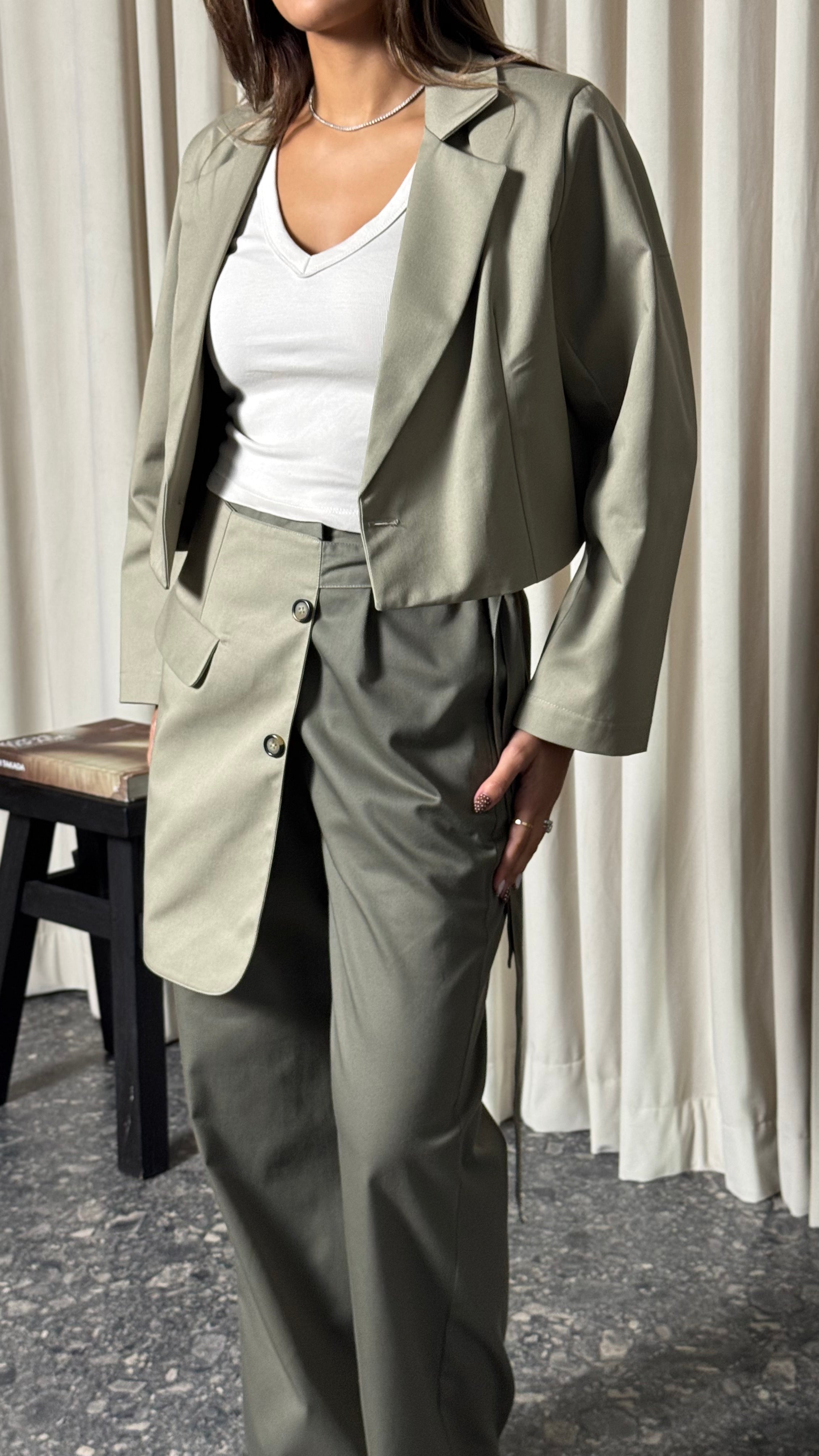 Asymmetry Authority Set