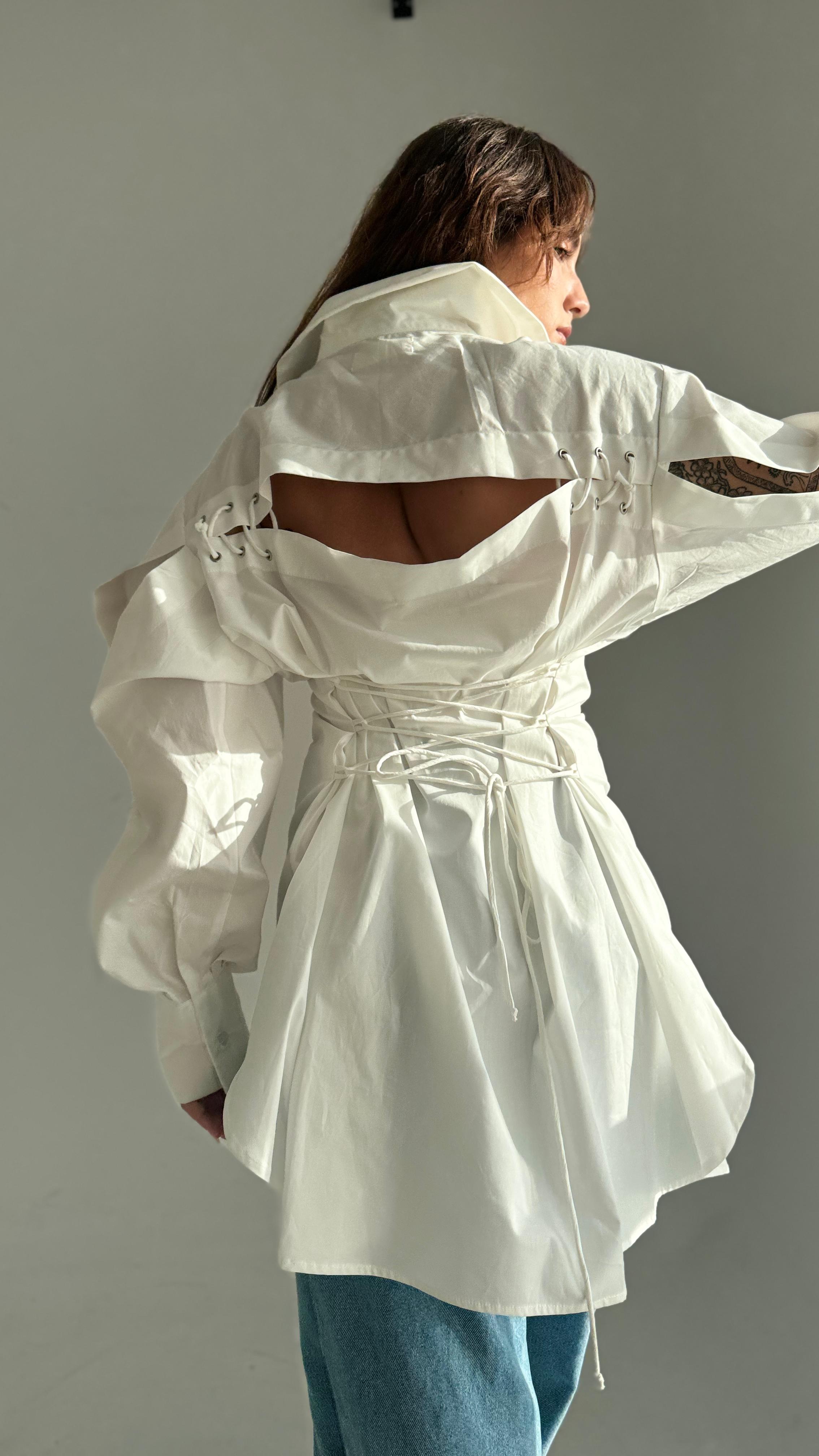Lace Dusk Open-Back Shirt