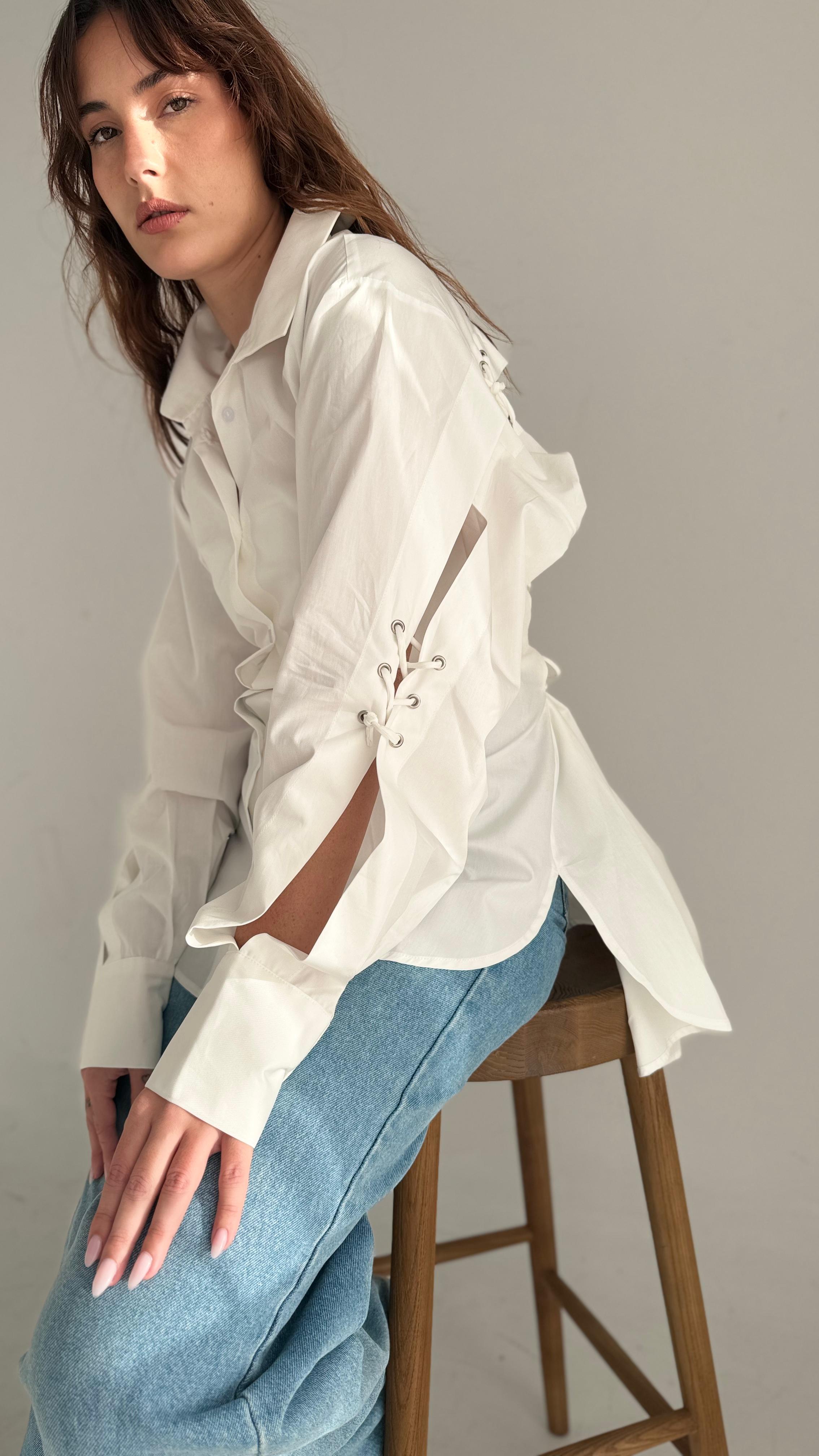 Lace Dusk Open-Back Shirt
