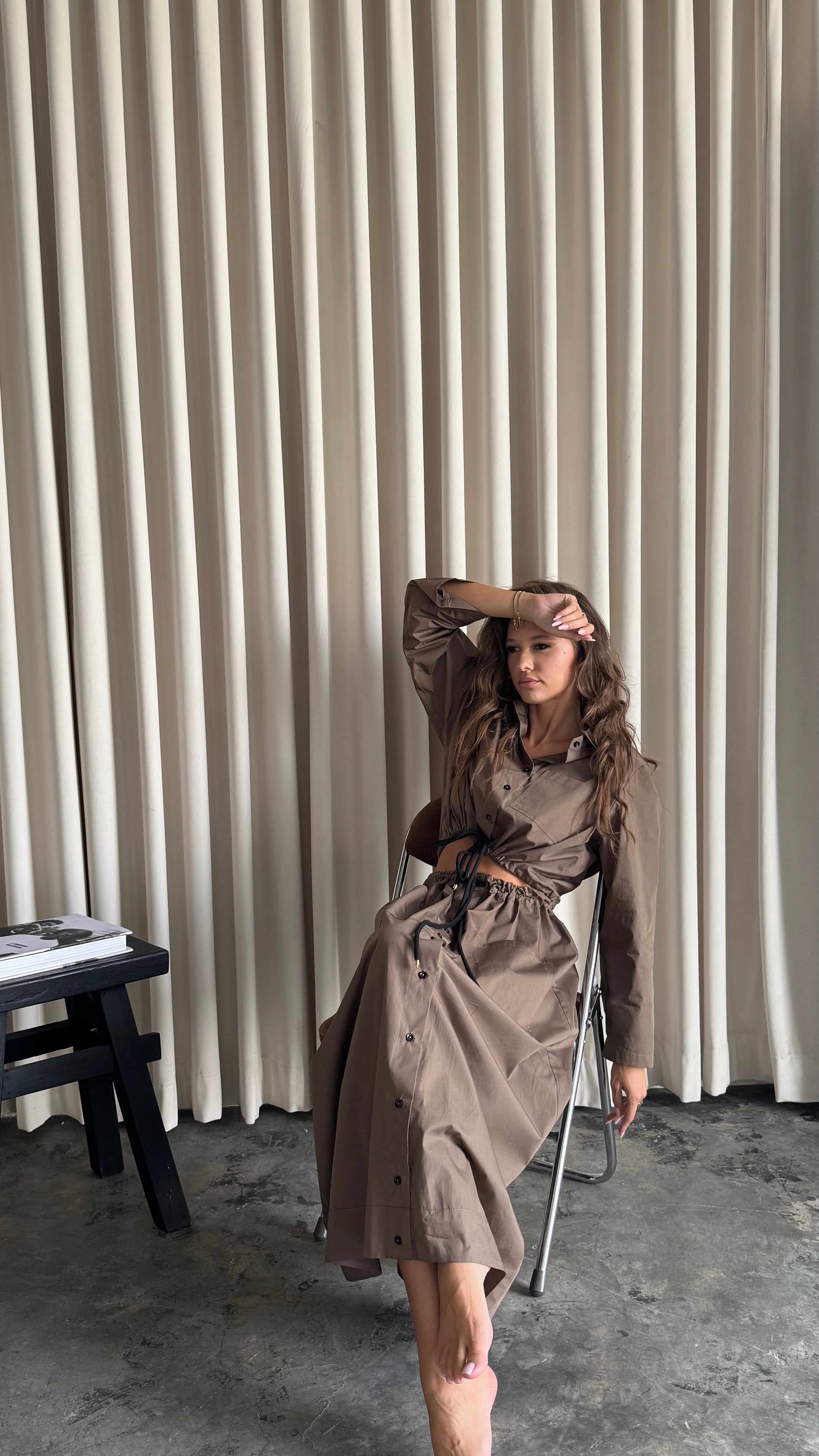 Brown-hued cargo set